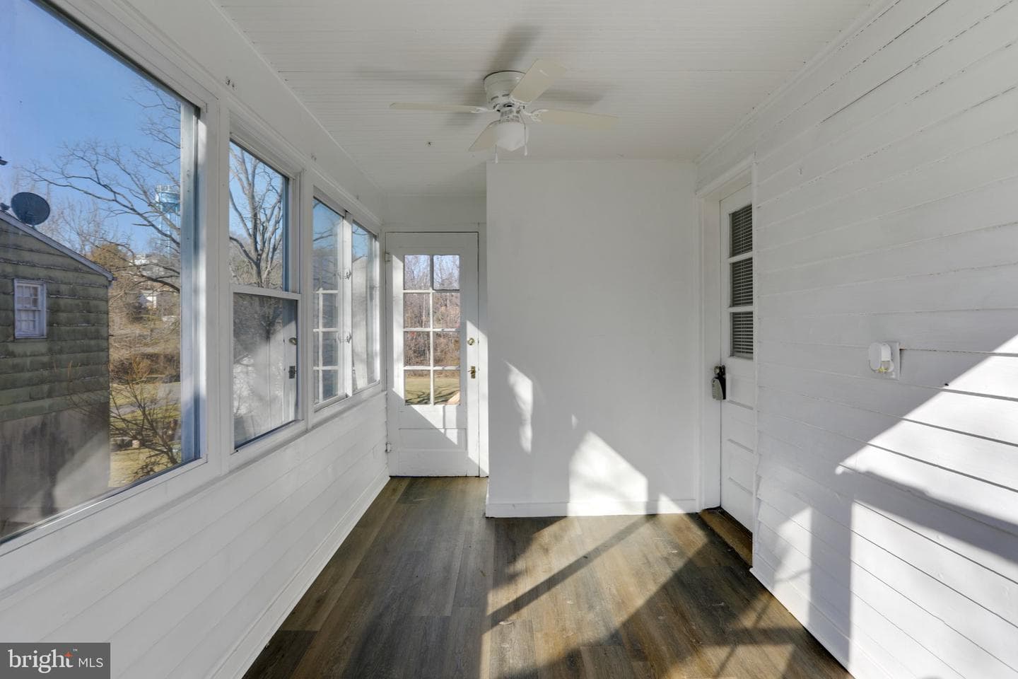 389 N Massanutten Street photo 16