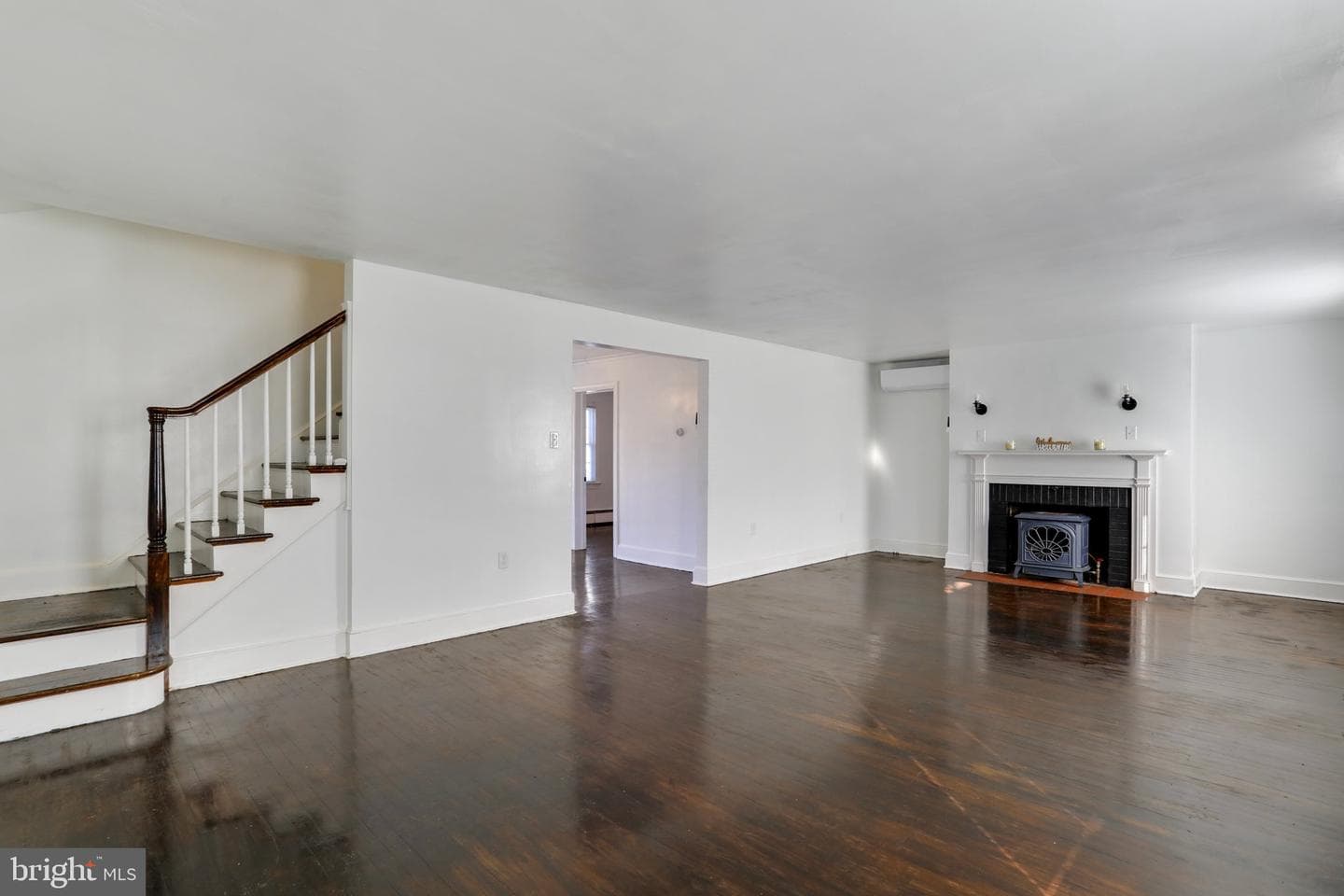 389 N Massanutten Street photo 19