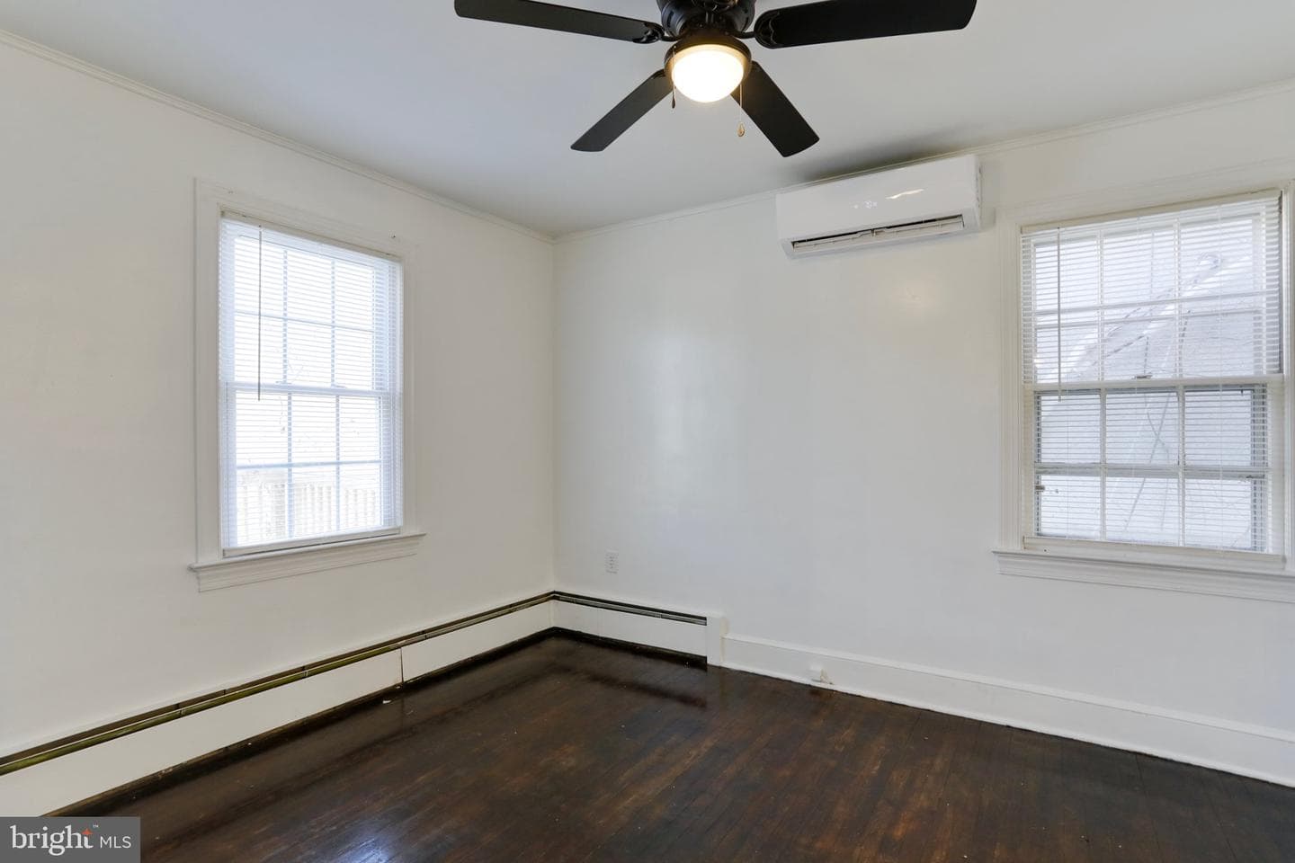 389 N Massanutten Street photo 24