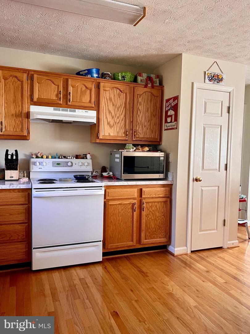 88 Friendship Court photo 14