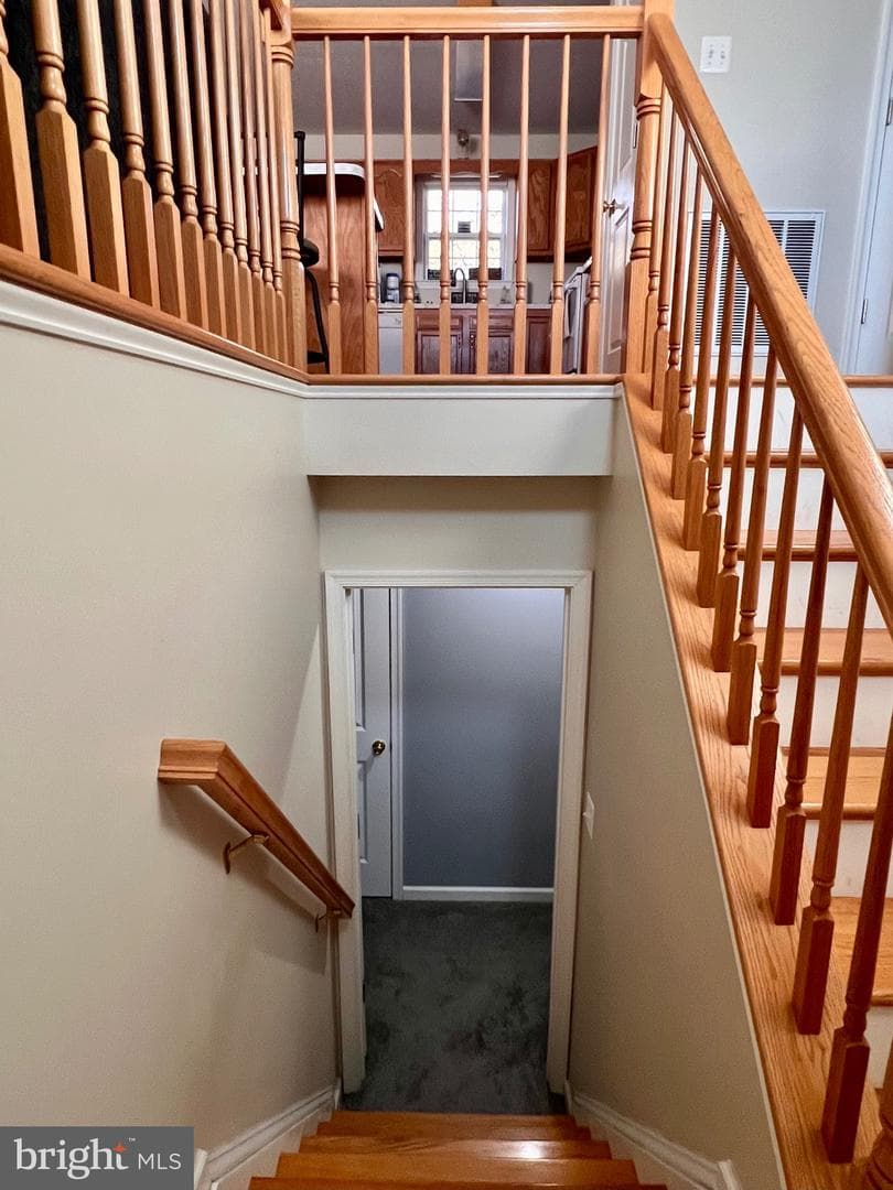 88 Friendship Court photo 29