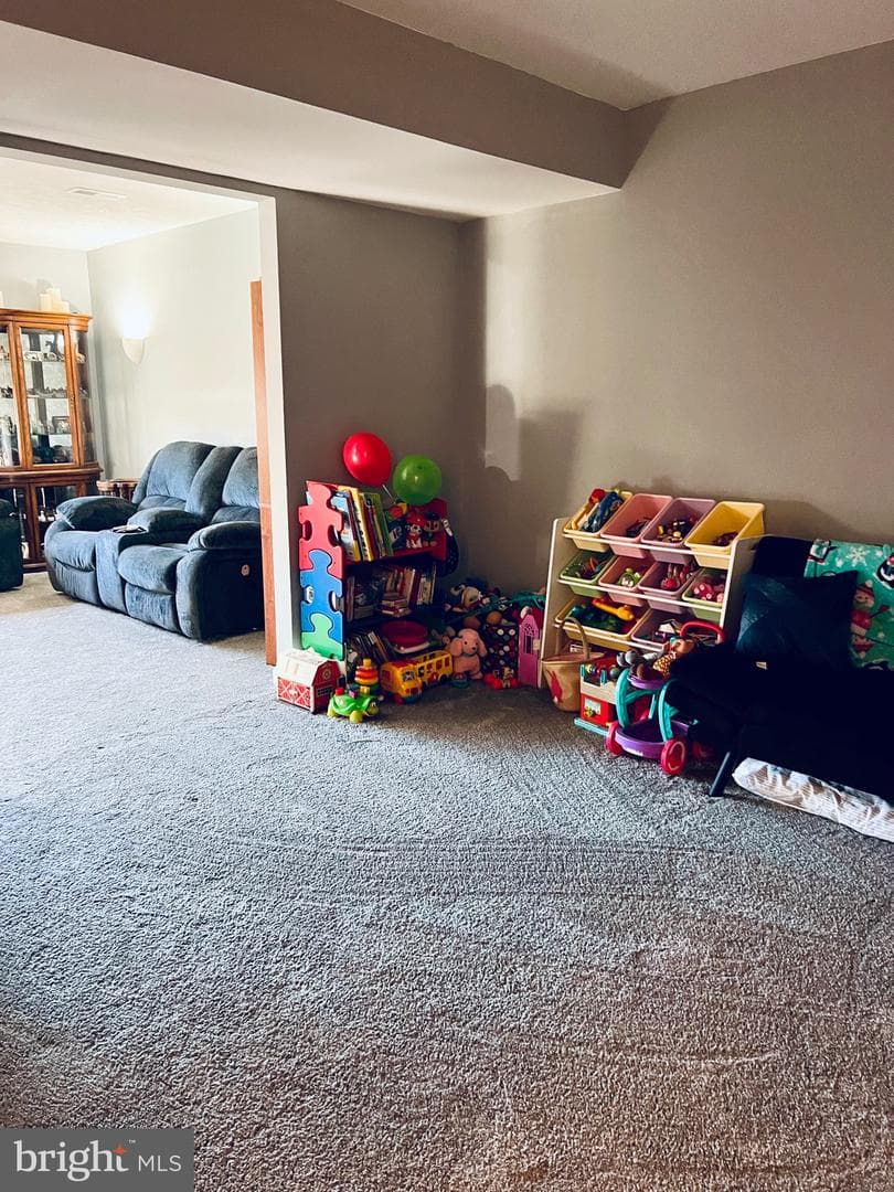 88 Friendship Court photo 35