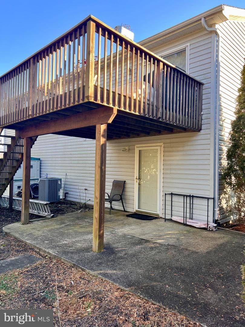 88 Friendship Court photo 46