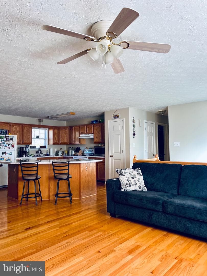 88 Friendship Court photo 8