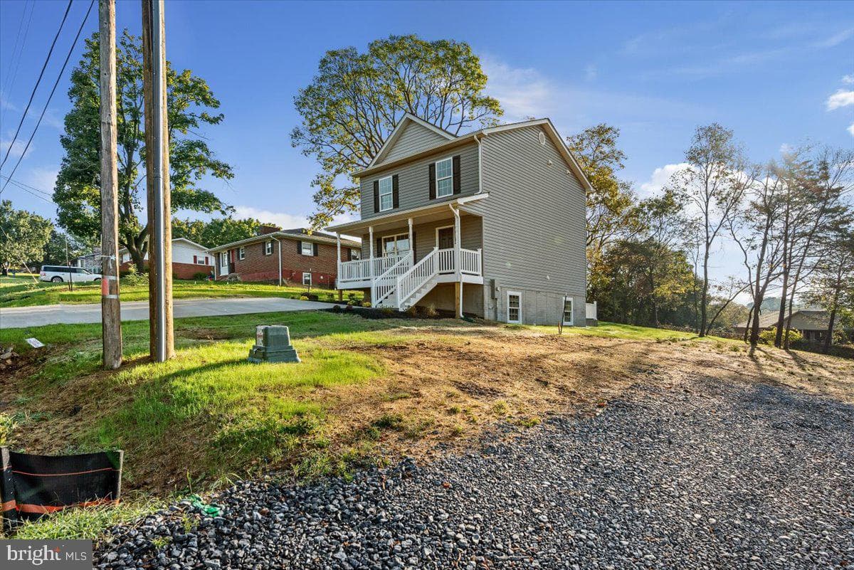 386 Crim Drive photo 6