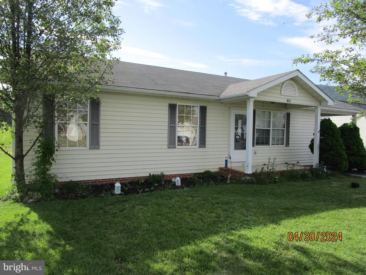 991 Dutchess Circle photo 1
