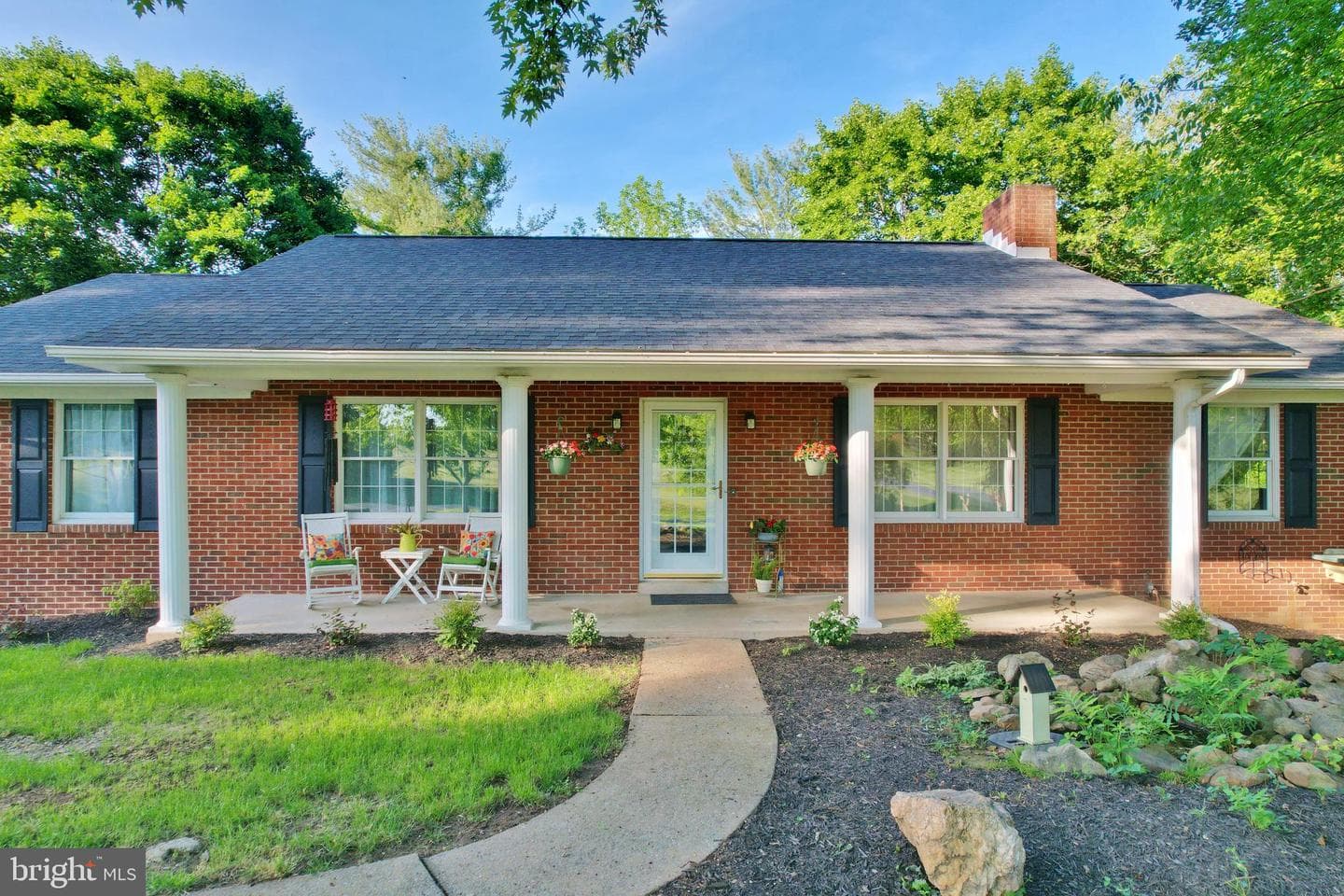 429 Hickory Lane photo 3