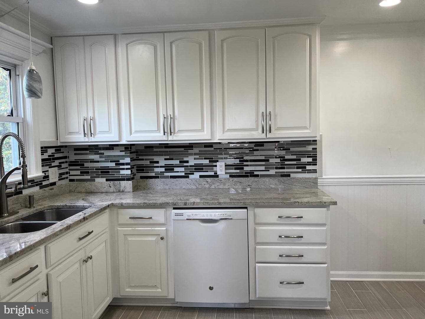 332 N Lee Street photo 11