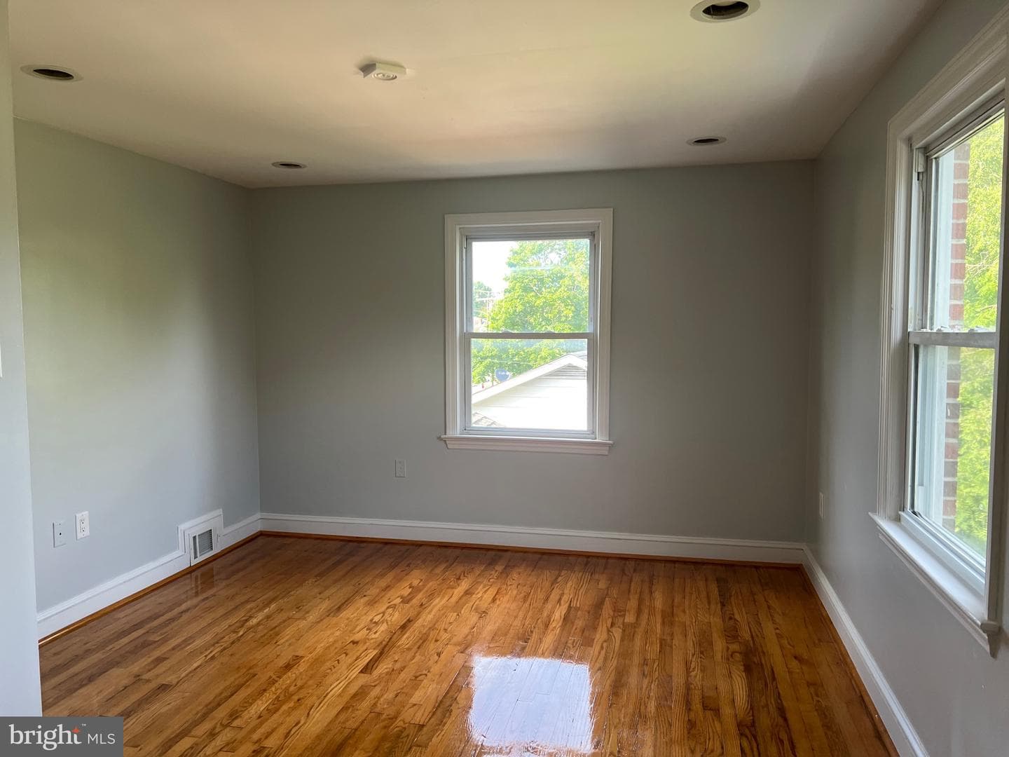 332 N Lee Street photo 20