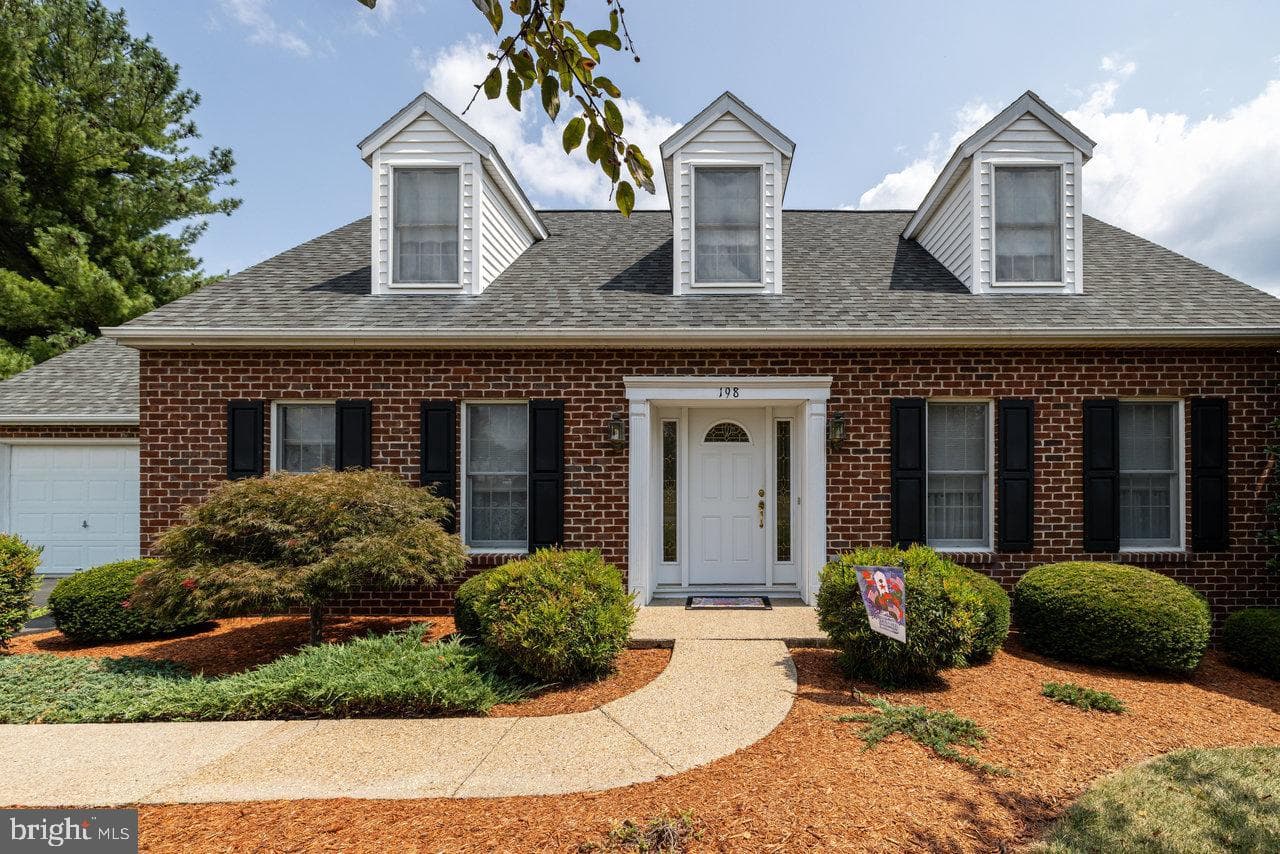 198 Shenvalee Drive photo 2