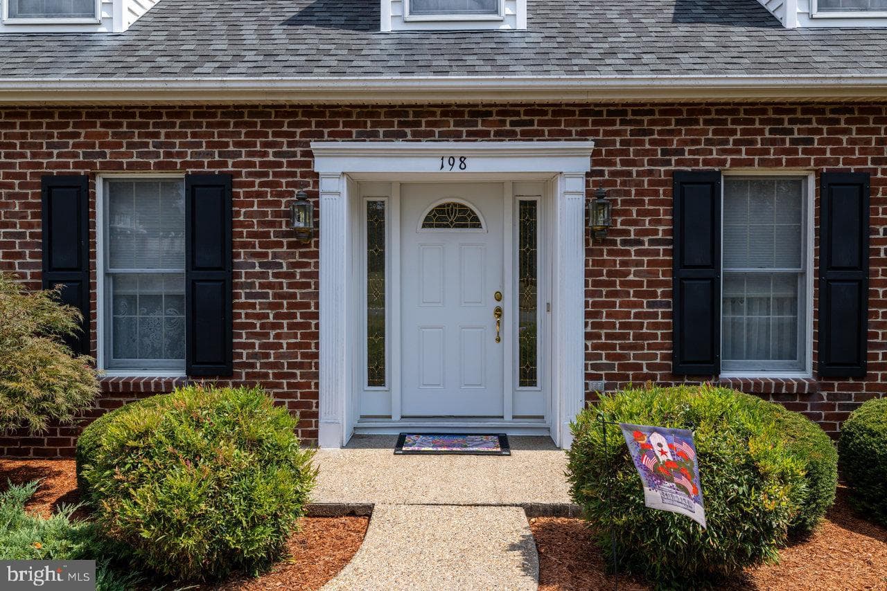 198 Shenvalee Drive photo 3