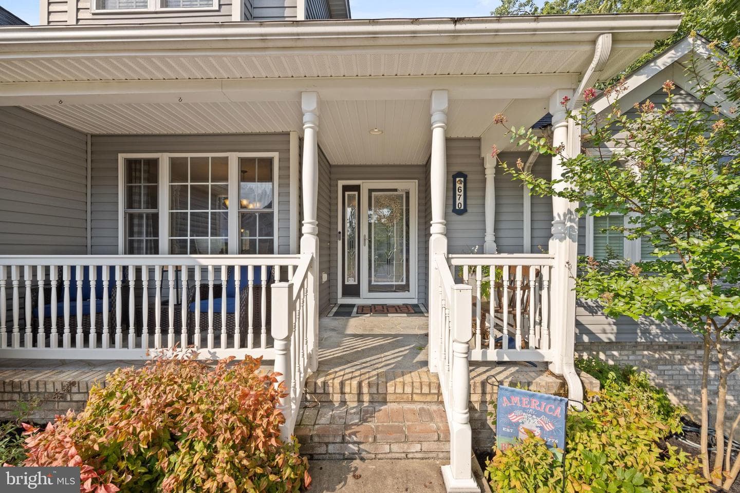 670 Crystal Lane photo 3