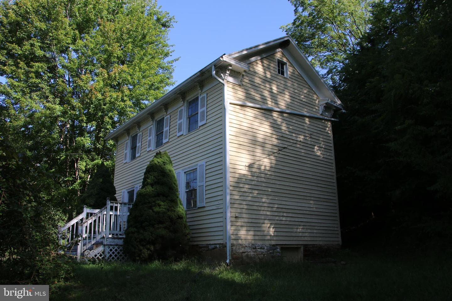 888 Wolf Gap Road photo 14