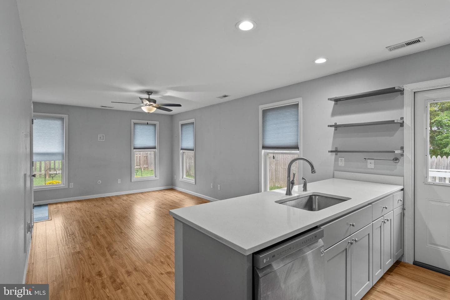 465 Ash Street photo 17