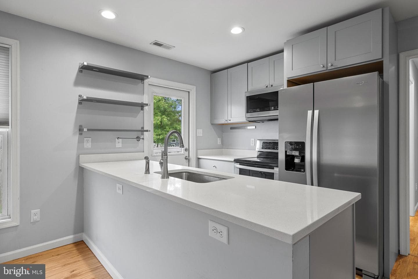 465 Ash Street photo 19