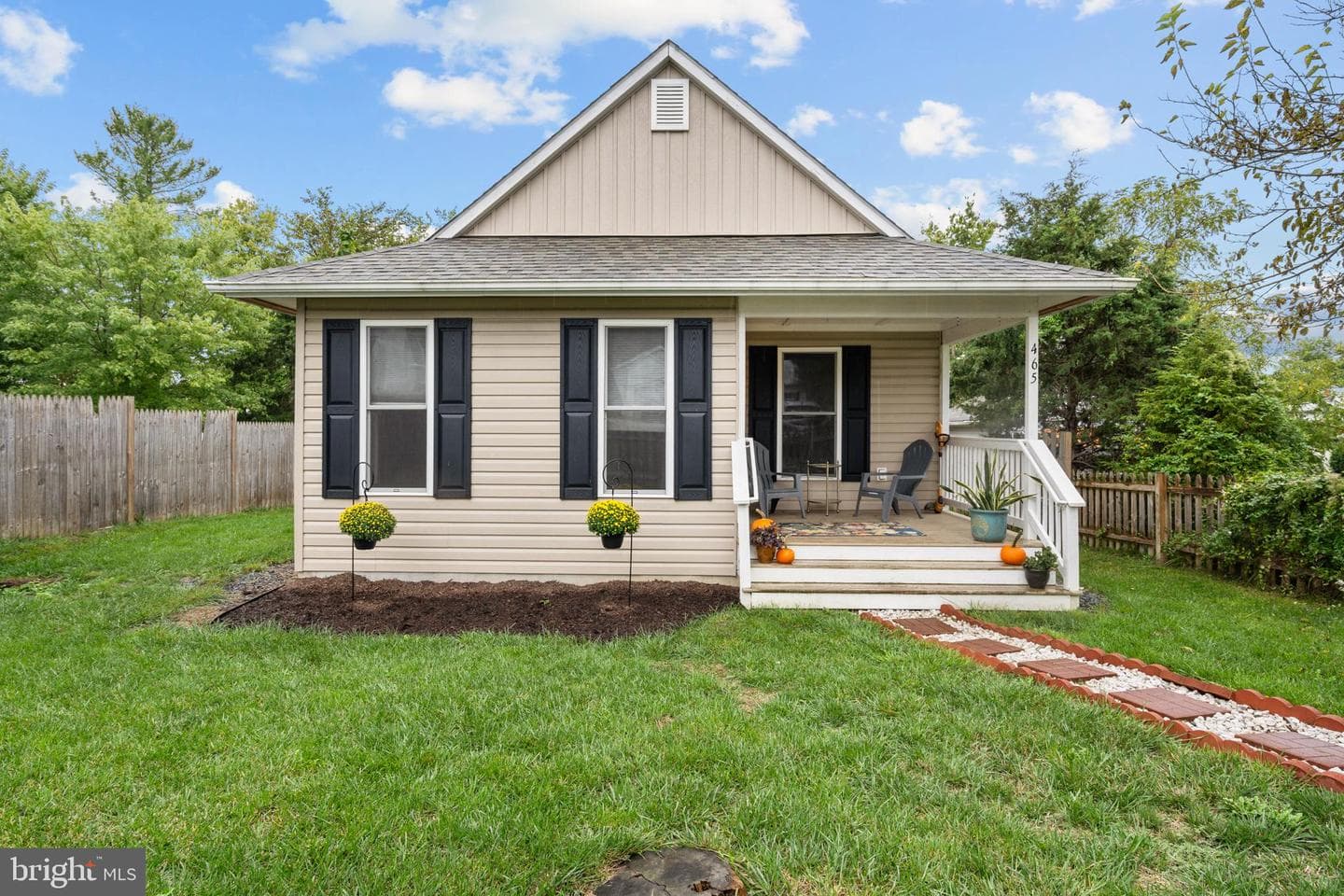 465 Ash Street photo 2
