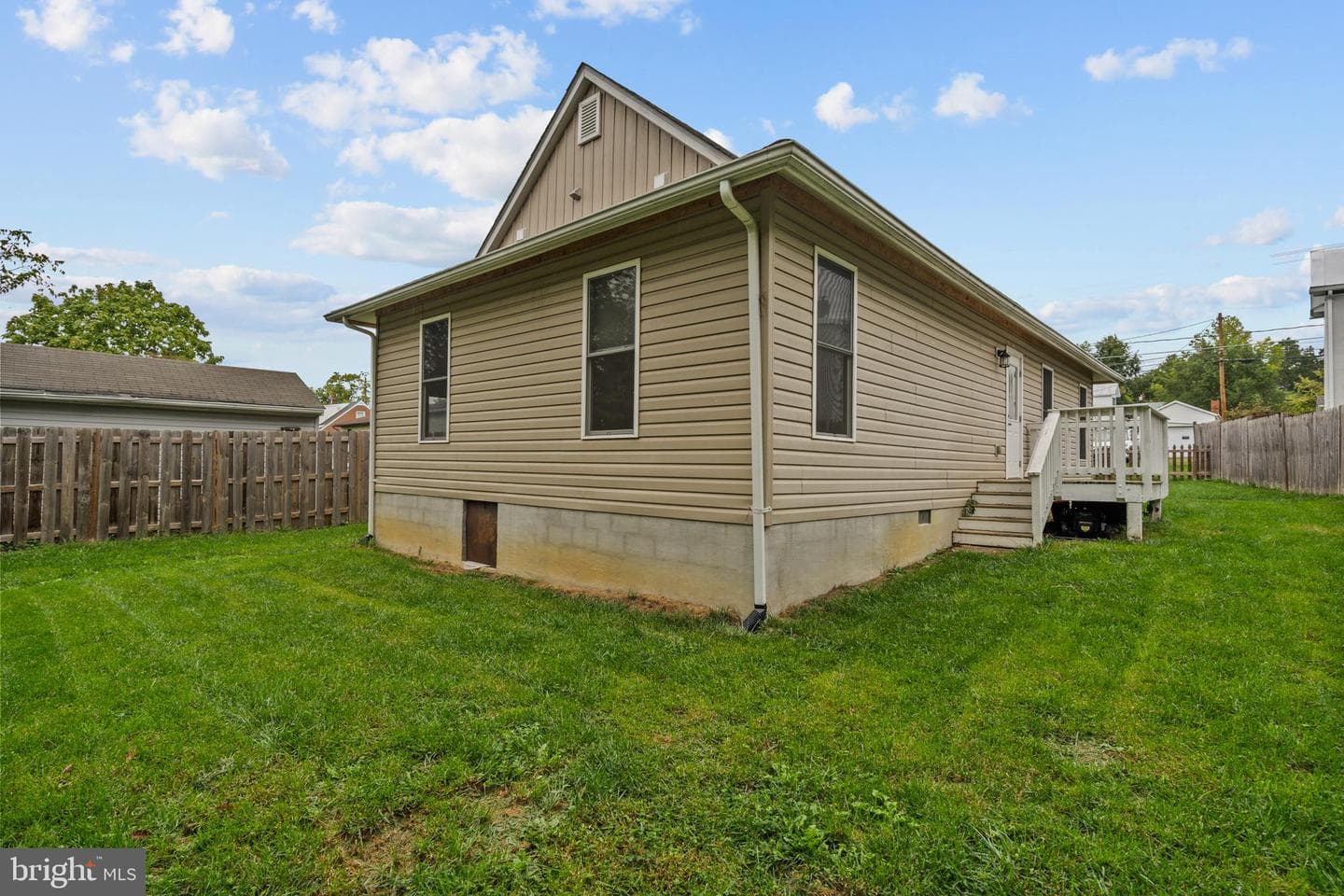 465 Ash Street photo 27