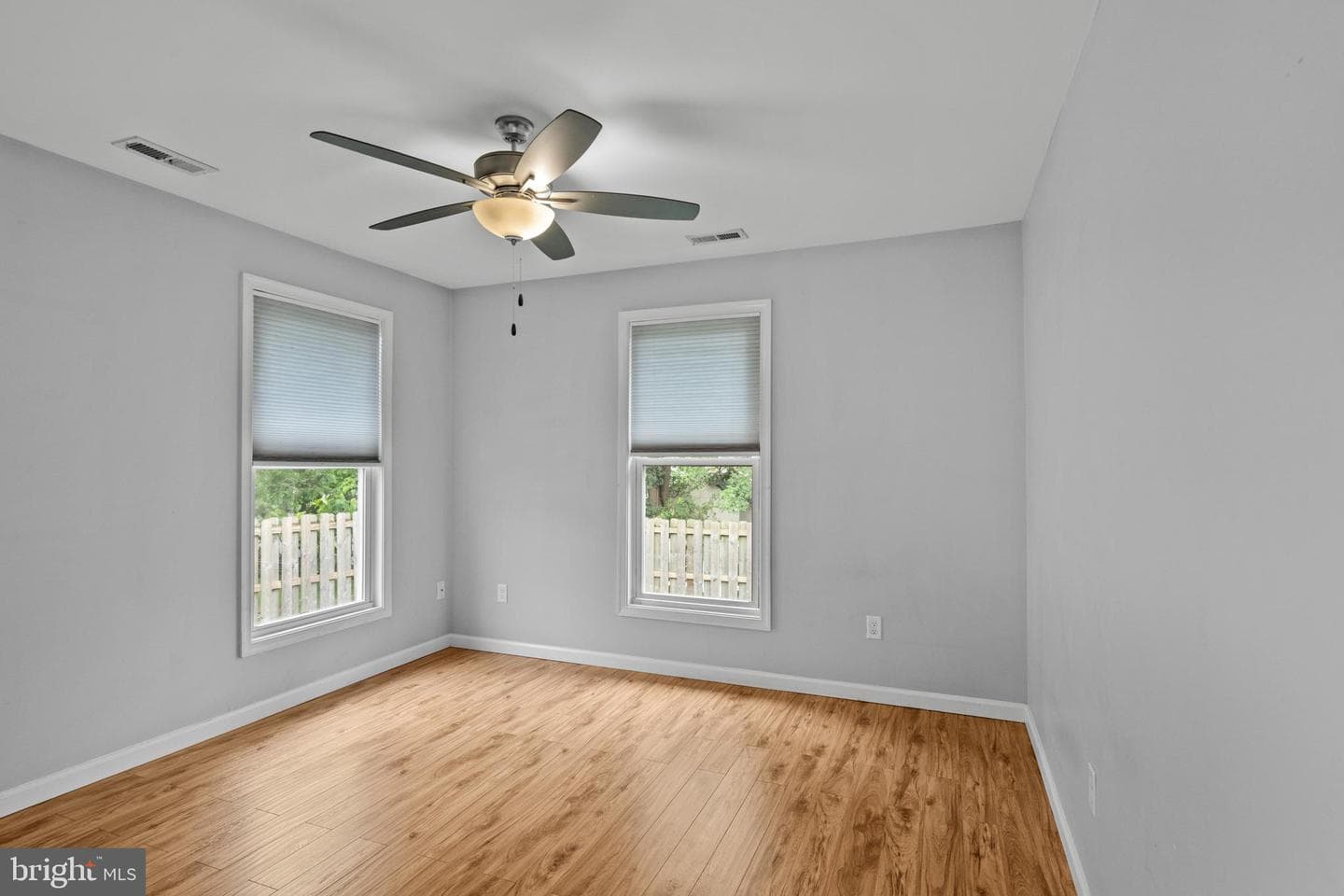 465 Ash Street photo 36