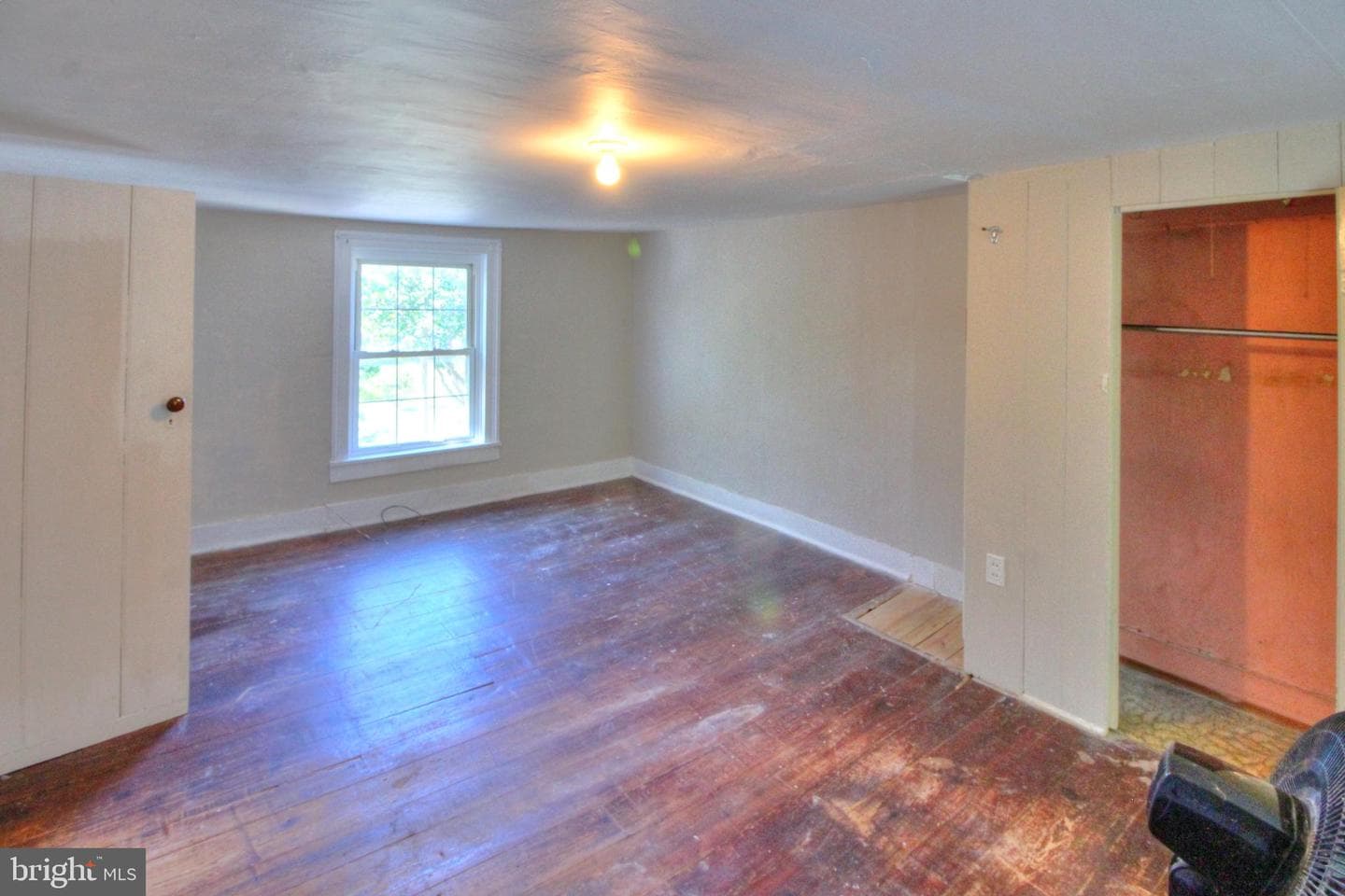 361 E Queen Street photo 20