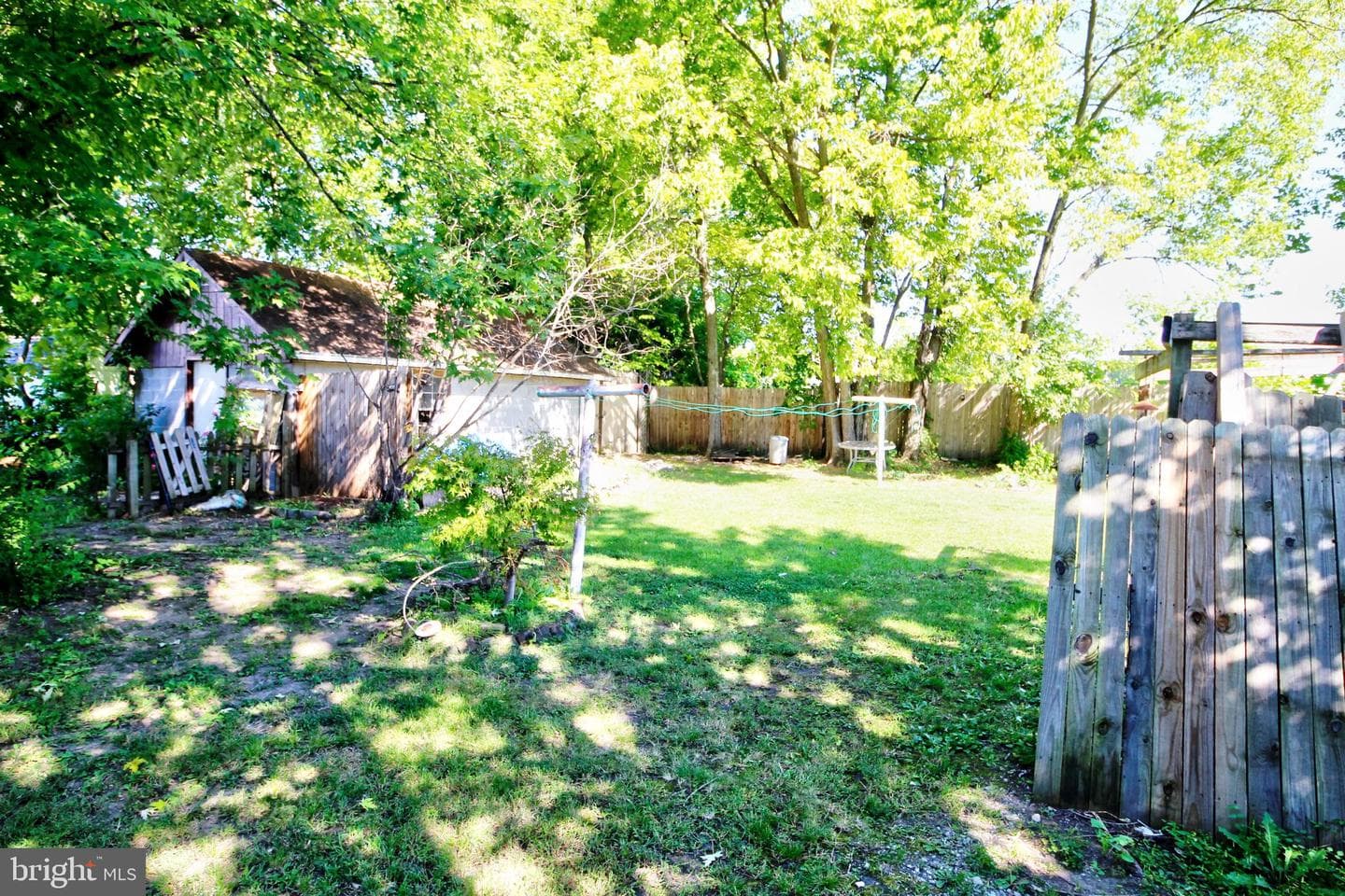 361 E Queen Street photo 24