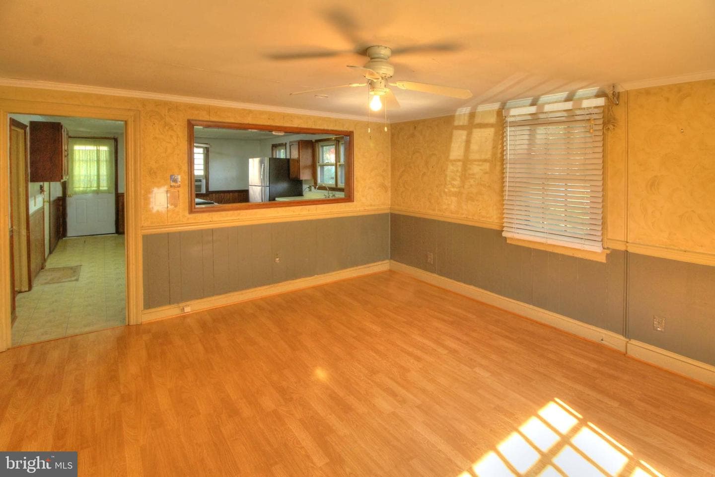 361 E Queen Street photo 4
