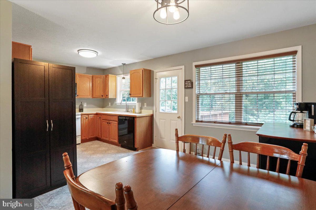 154 Baer Oak Drive photo 12