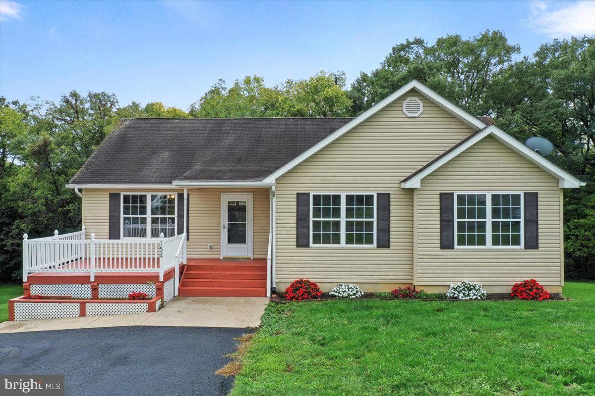 154 Baer Oak Drive photo 2