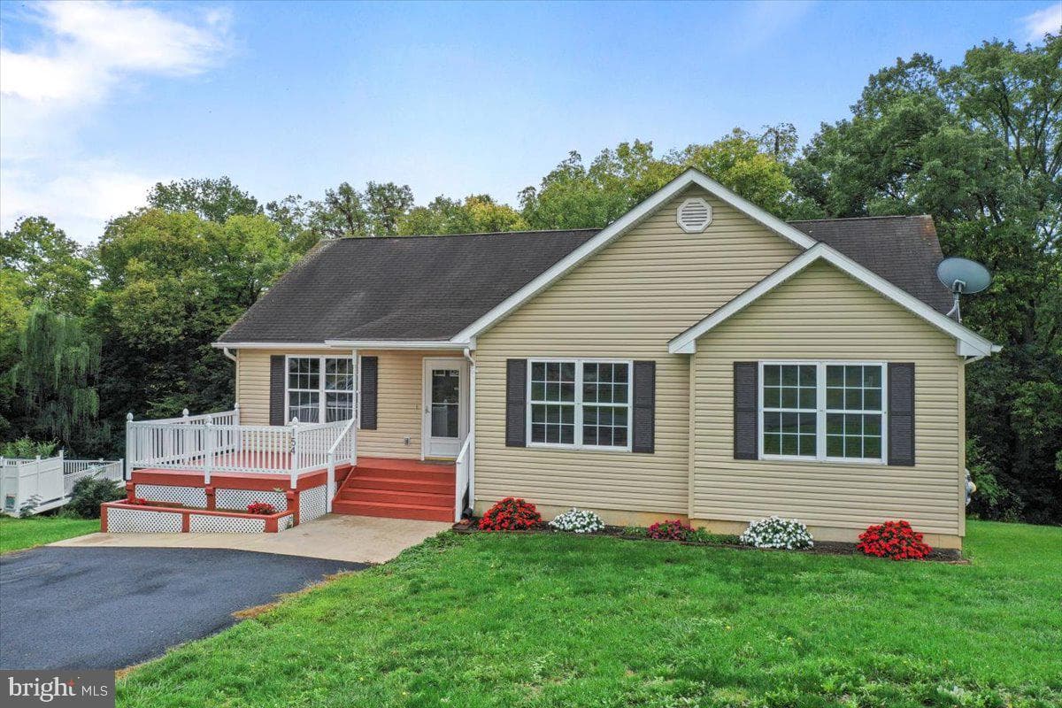 154 Baer Oak Drive photo 3