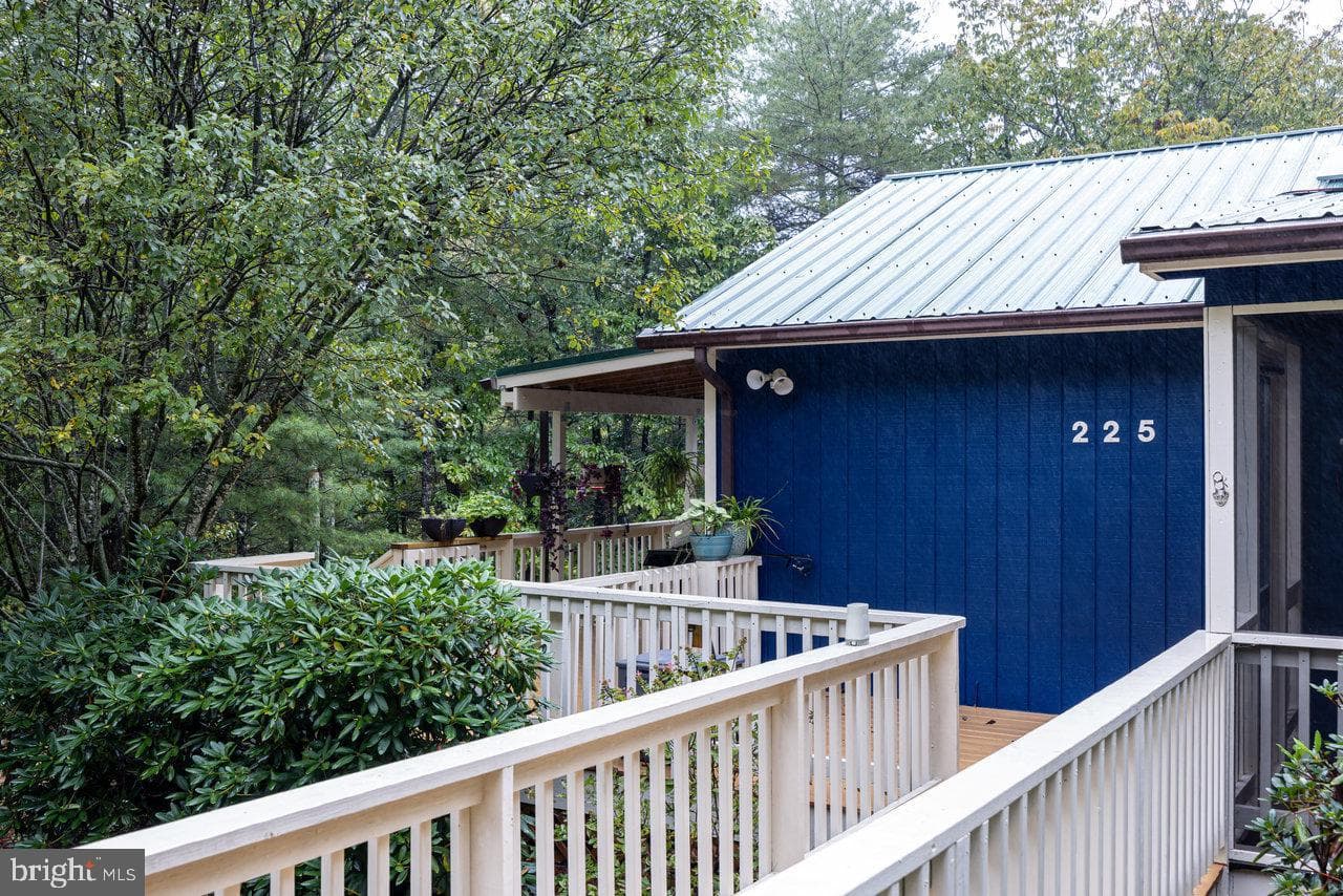 225 Fawn Drive photo 38