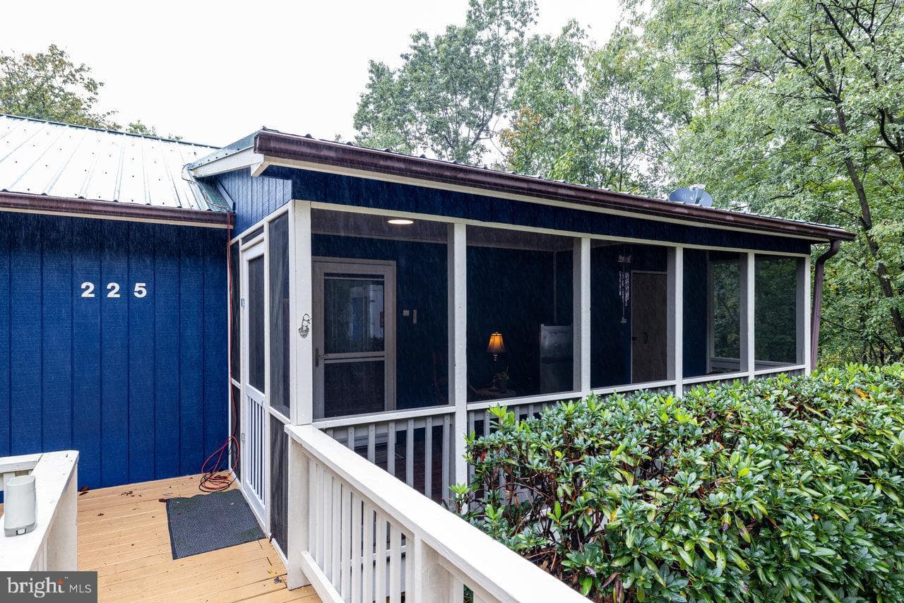 225 Fawn Drive photo 39