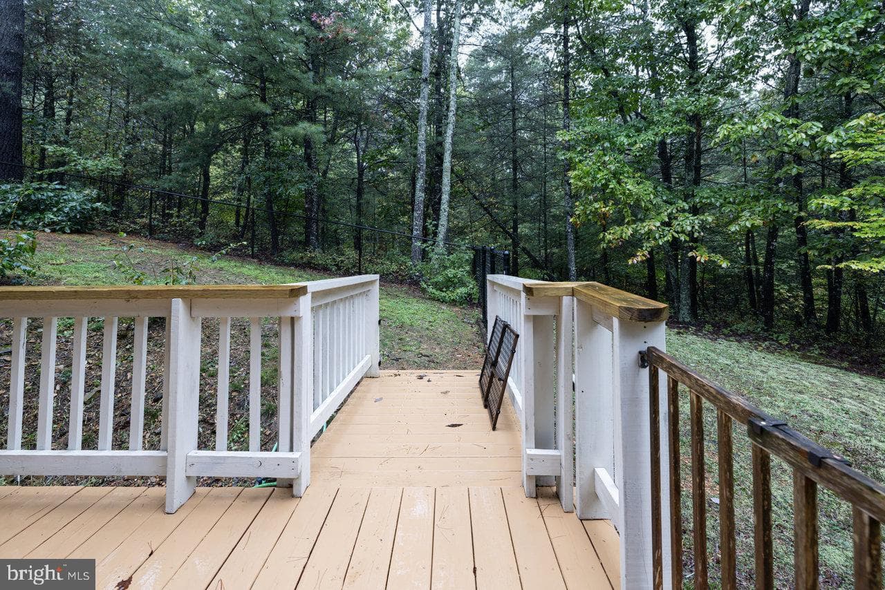 225 Fawn Drive photo 9