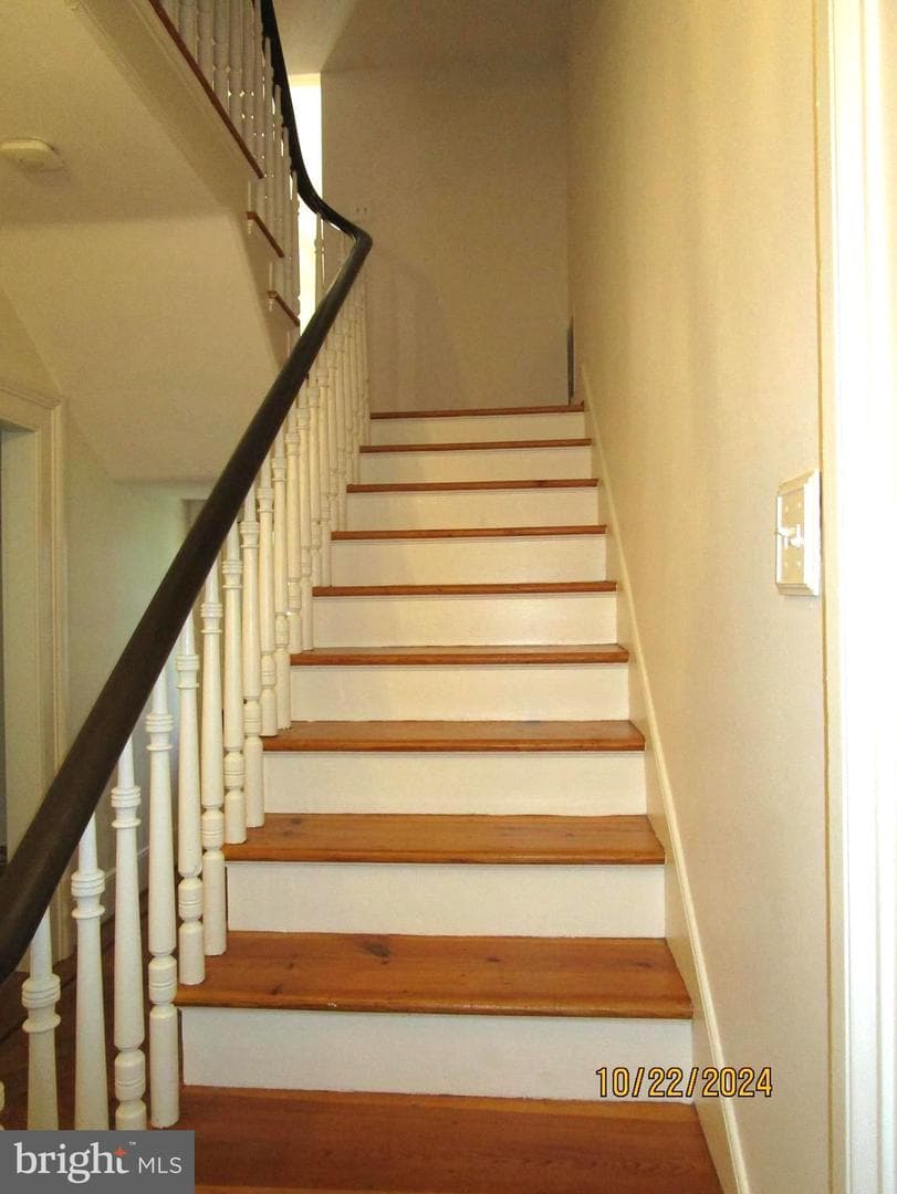 145 Holliday Street S photo 3