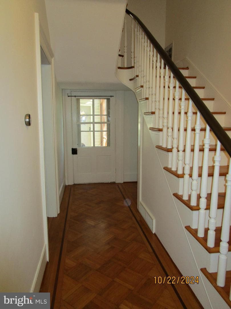 145 Holliday Street S photo 4