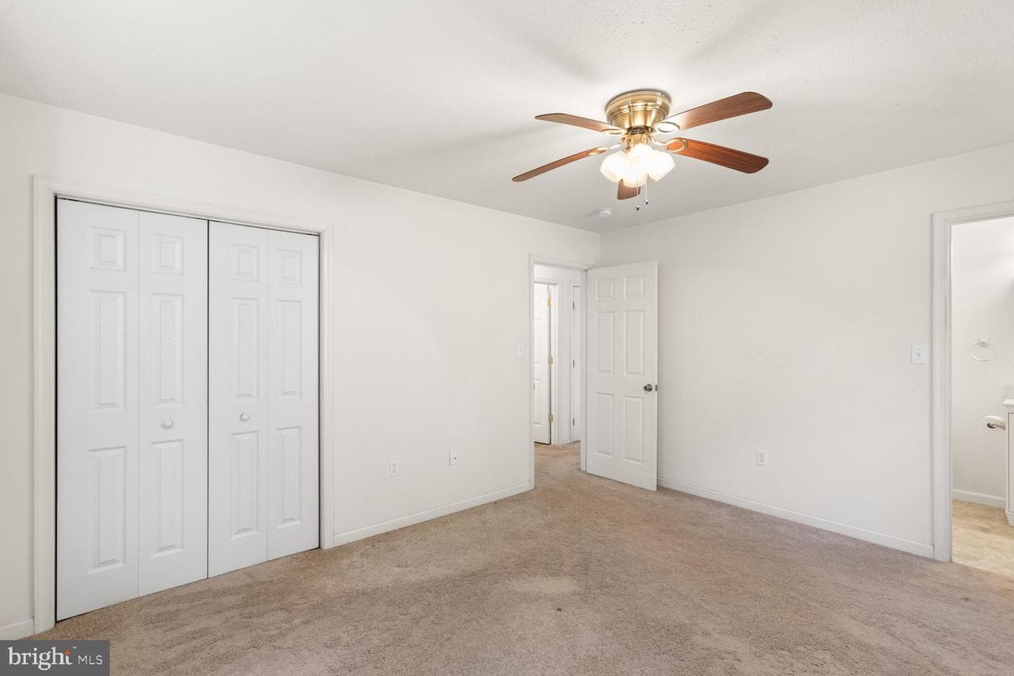 192 Mowry Lane photo 18