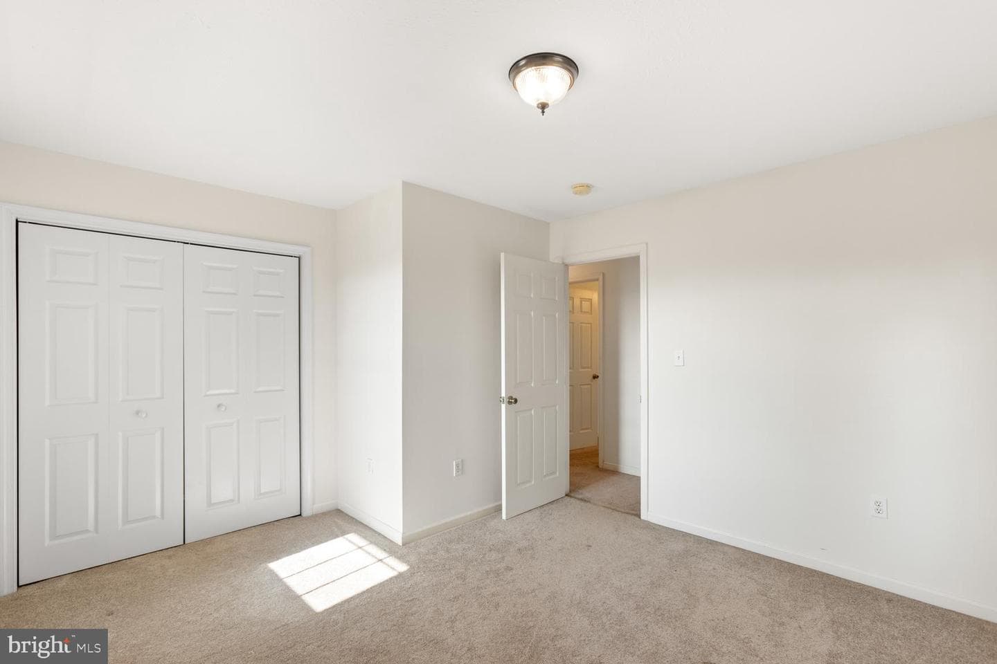 192 Mowry Lane photo 23