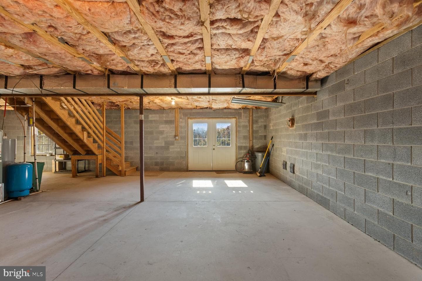 192 Mowry Lane photo 31