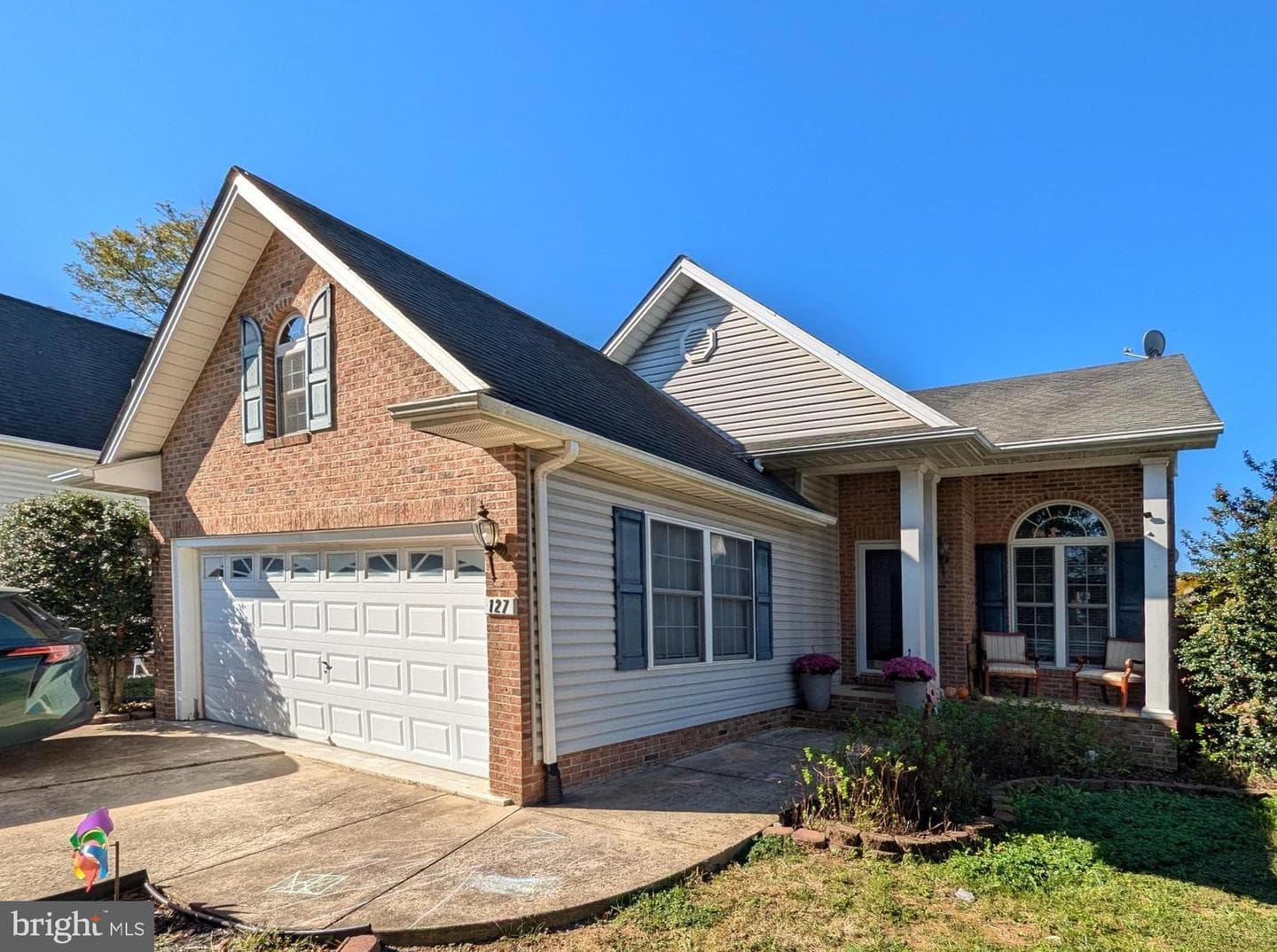 127 Potters Circle photo 1