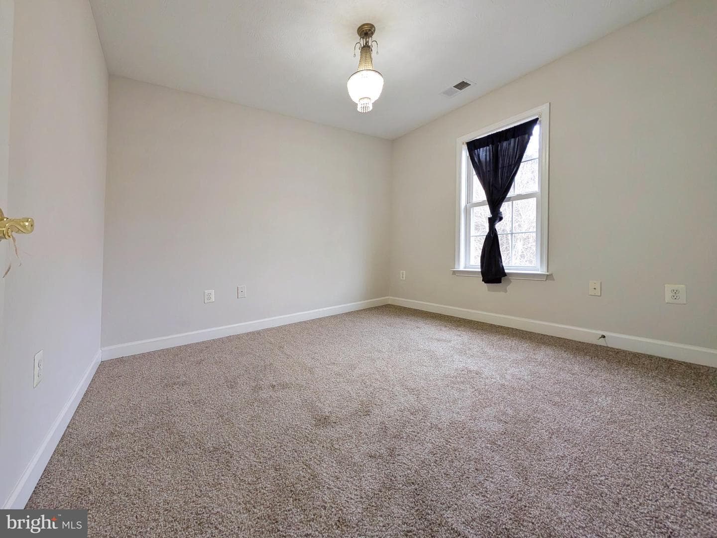 127 Potters Circle photo 16