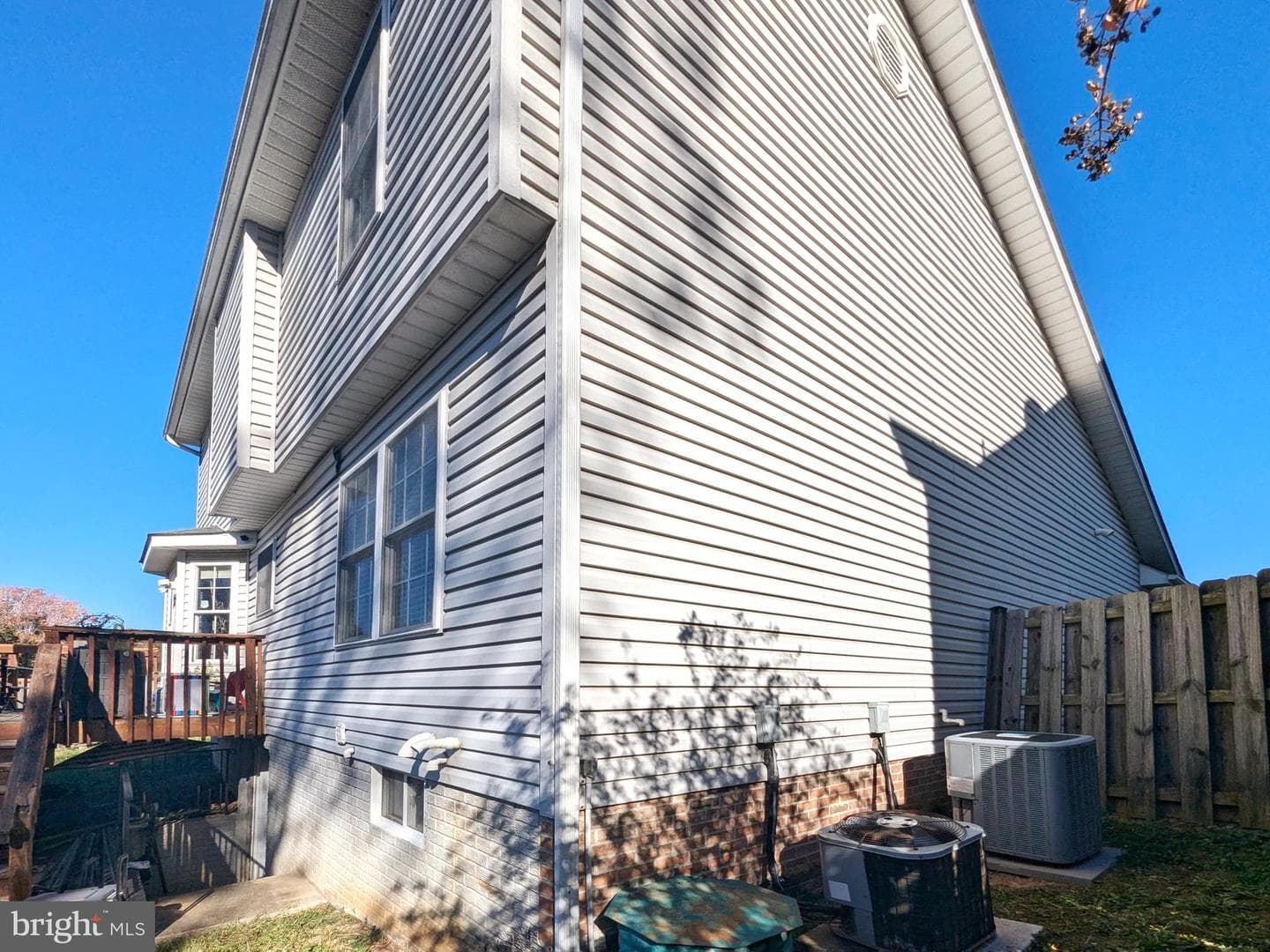 127 Potters Circle photo 28