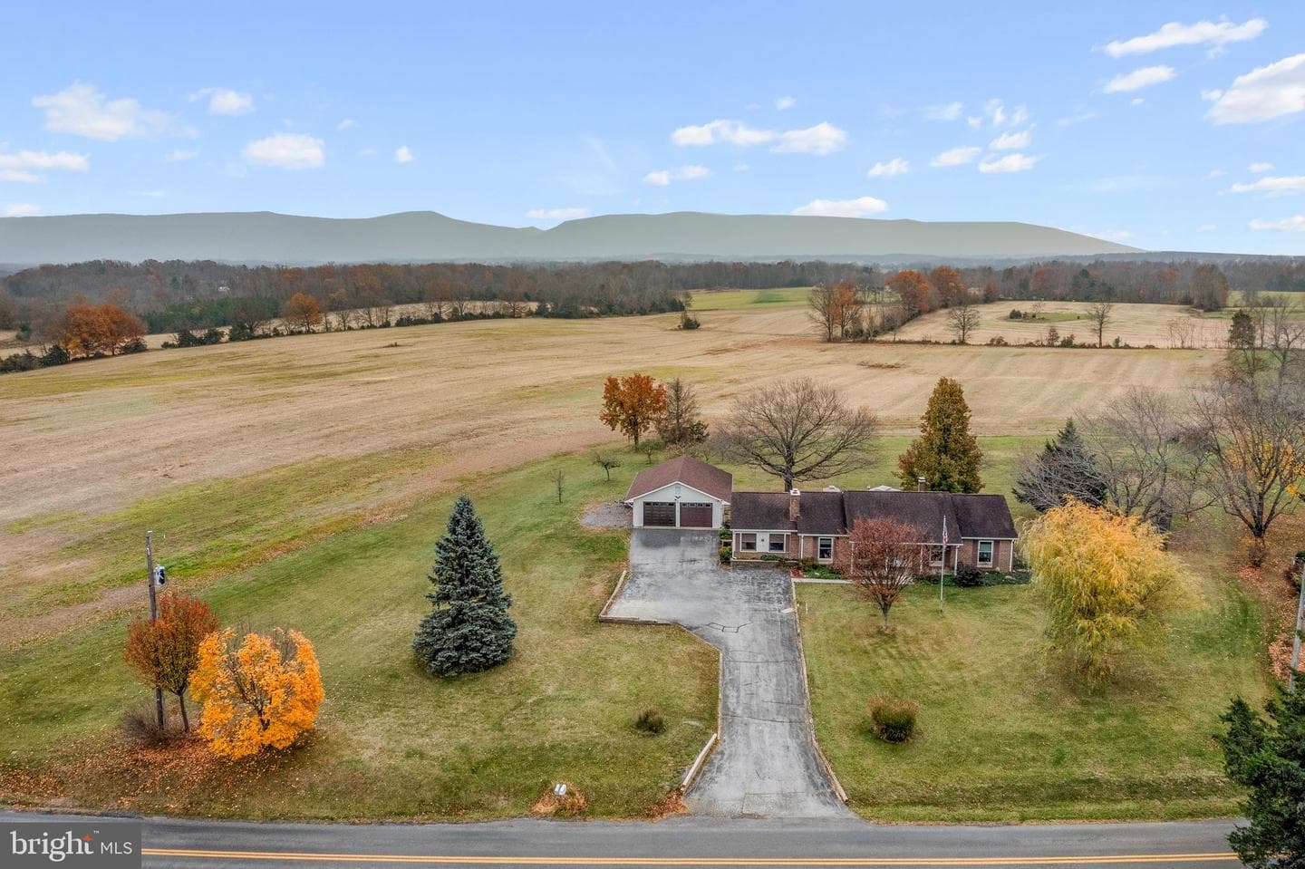 2694 Back Road photo 2