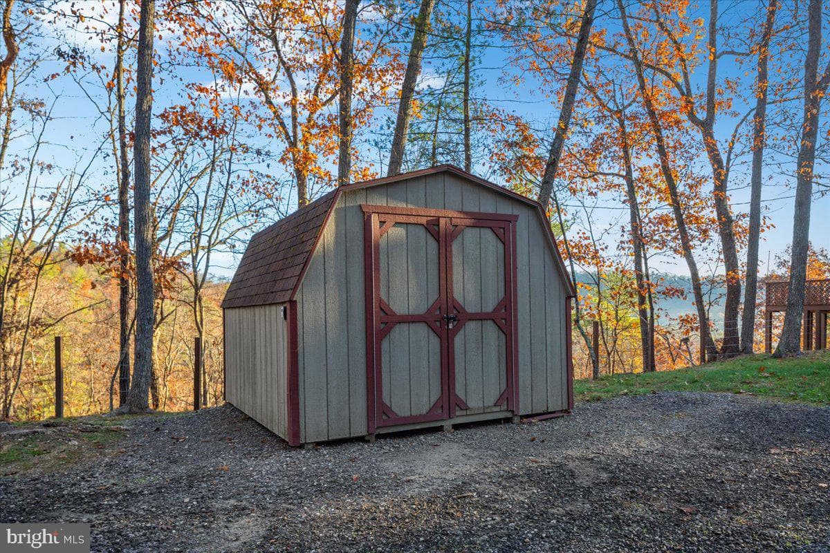 885 S Maple Road photo 34