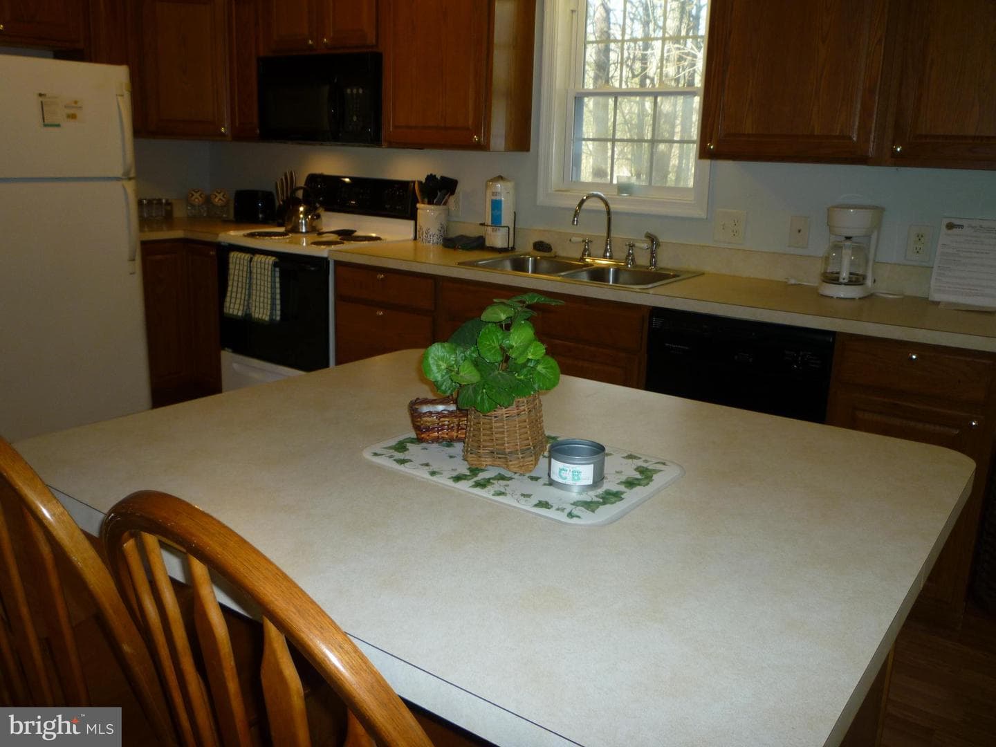 567 Basswood Lane photo 9