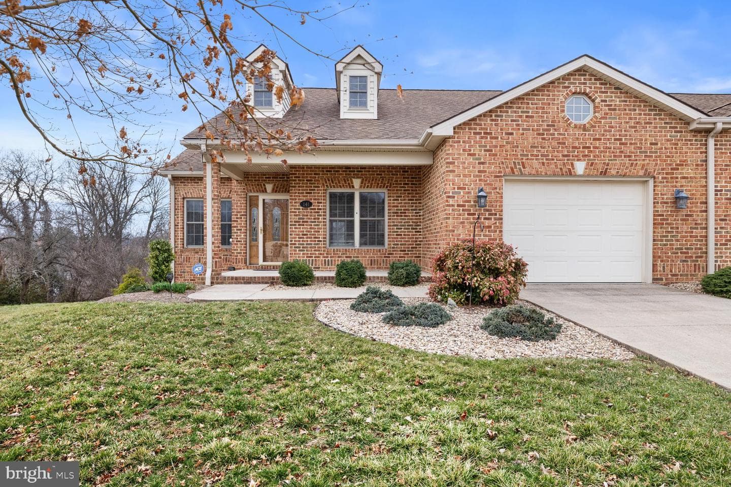 141 Donna Drive photo 1