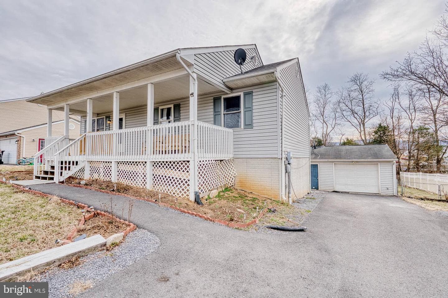 167 Wise Avenue photo 9