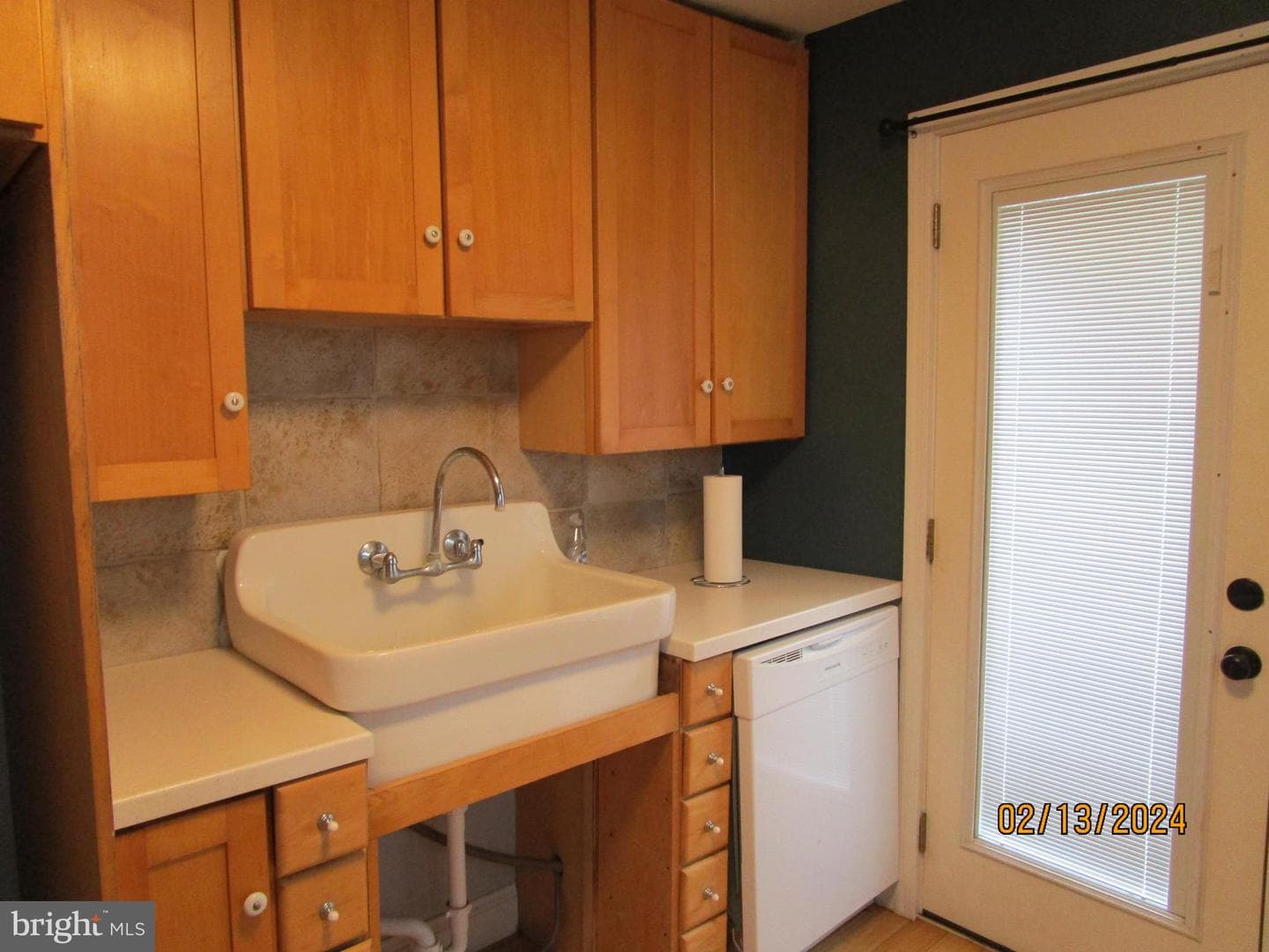 1192 Jadwyn Road photo 6