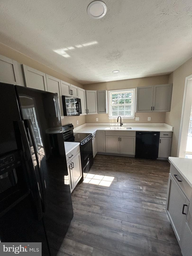 140 Hillview Drive photo 7
