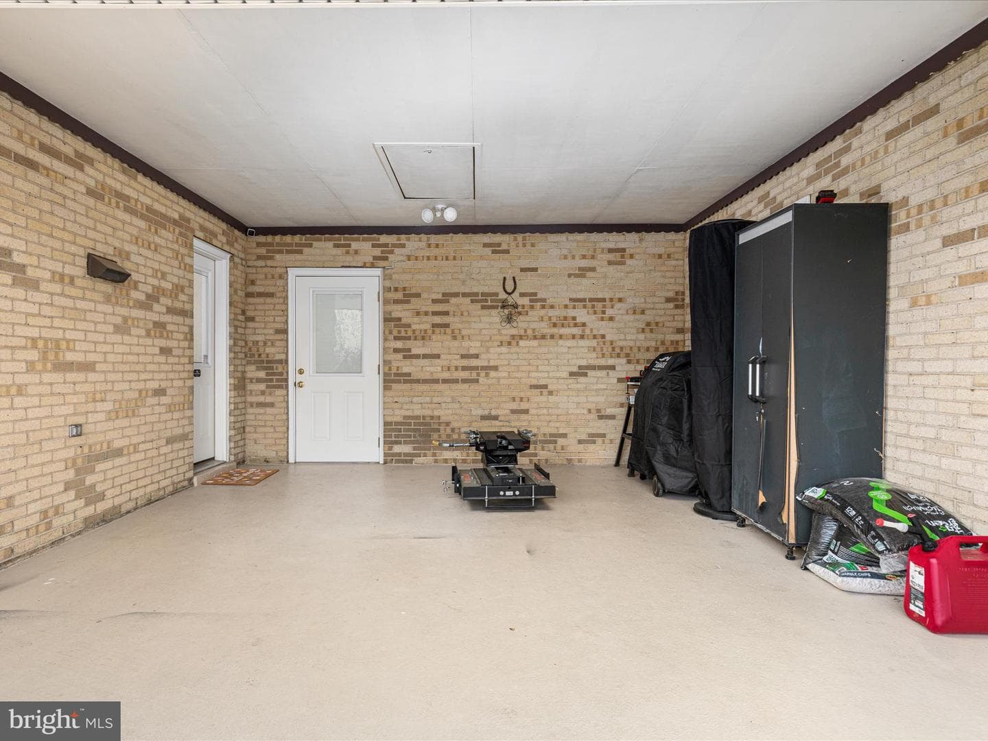316 Royal Avenue photo 25