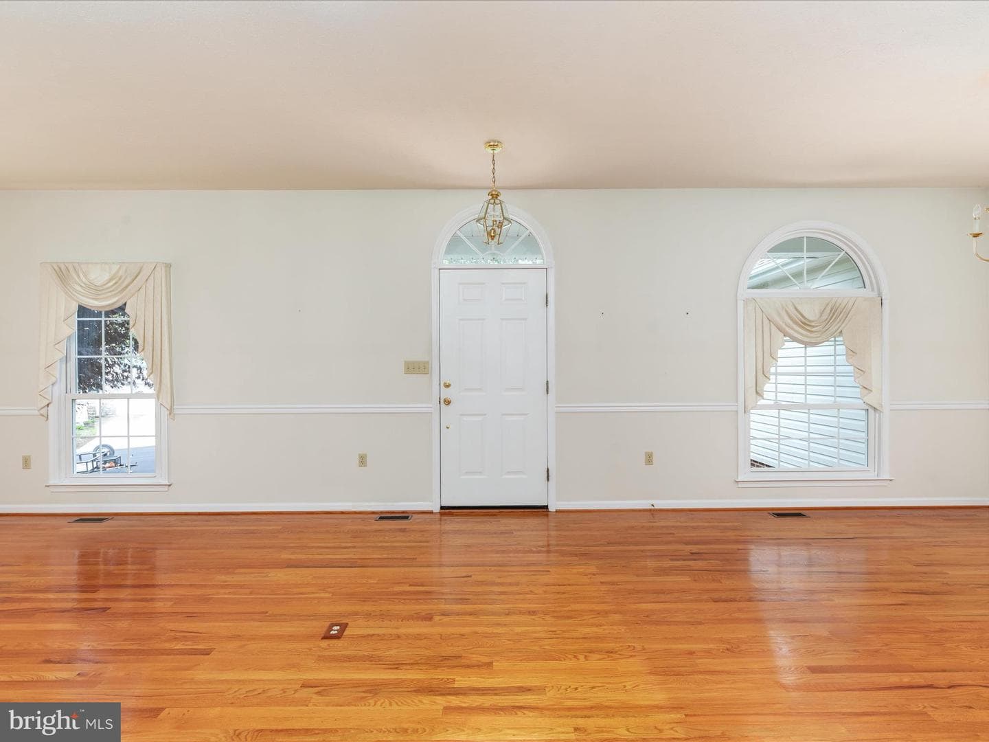 565 Fulton Drive photo 14