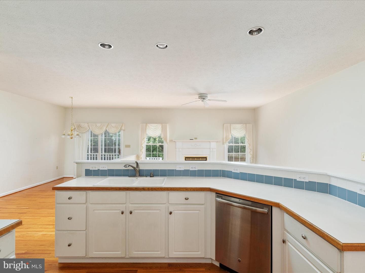 565 Fulton Drive photo 21