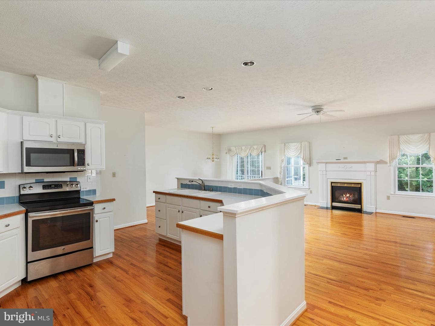 565 Fulton Drive photo 22